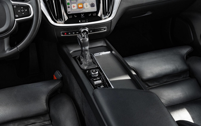 Volvo V60 cena 106900 przebieg: 143170, rok produkcji 2020 z Płońsk małe 781